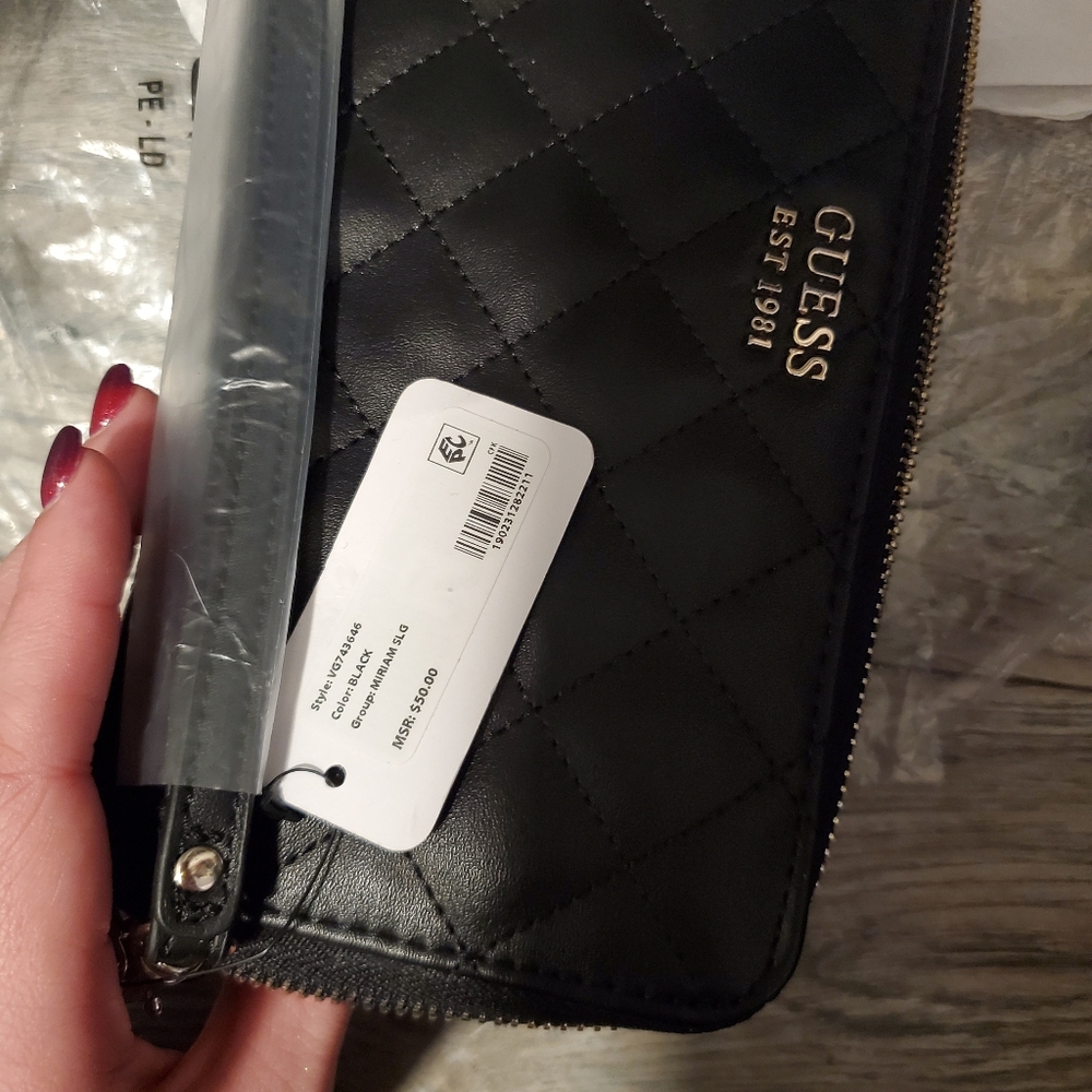 Guess wallet - Picture 3 of 5